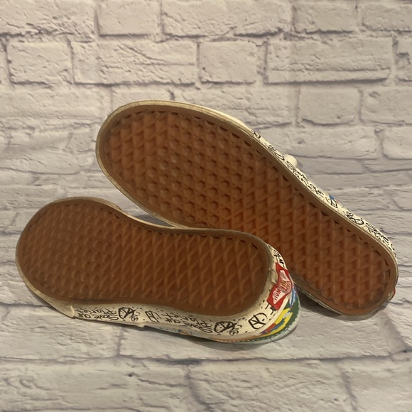 Vans women’s US 7.5 "Save Our Planet" lace up sneaker shoes - Picture 7 of 7